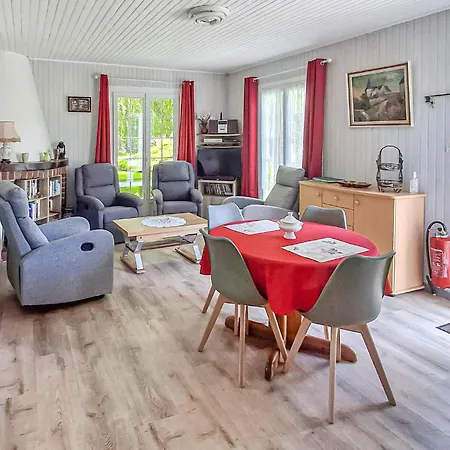 2 Bedroom Lovely In 펜션 Dimont